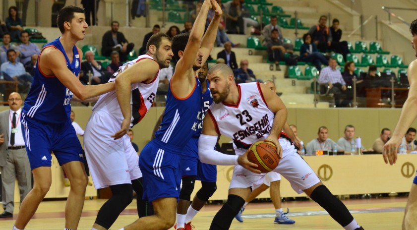 Eskişehir Basket evinde namağlup 