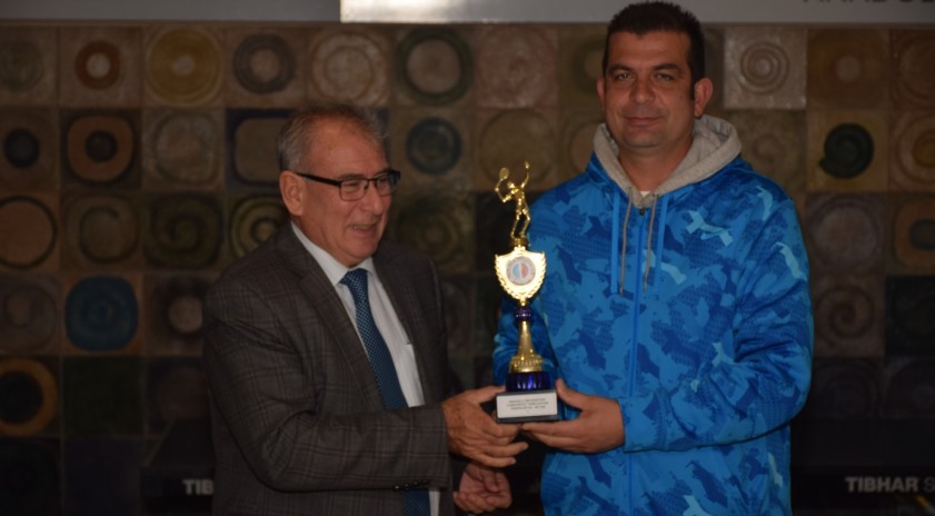 Anadolu Cumhuriyet Tenis Turnuvası kazananlarına ödül töreni