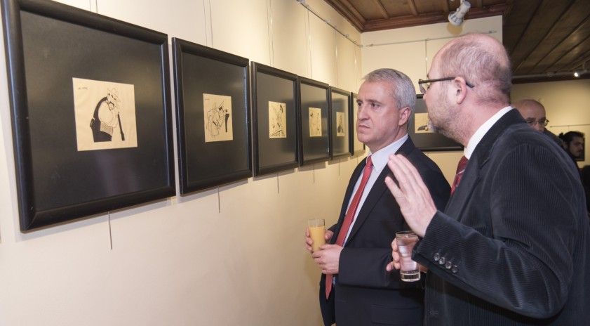 “Erhan Almalı Bağış Karikatürleri Sergisi" sanatseverlerle buluştu