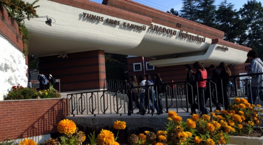 Anadolu Üniversitesi, personeline 23 yeni ülkenin kapılarını açıyor