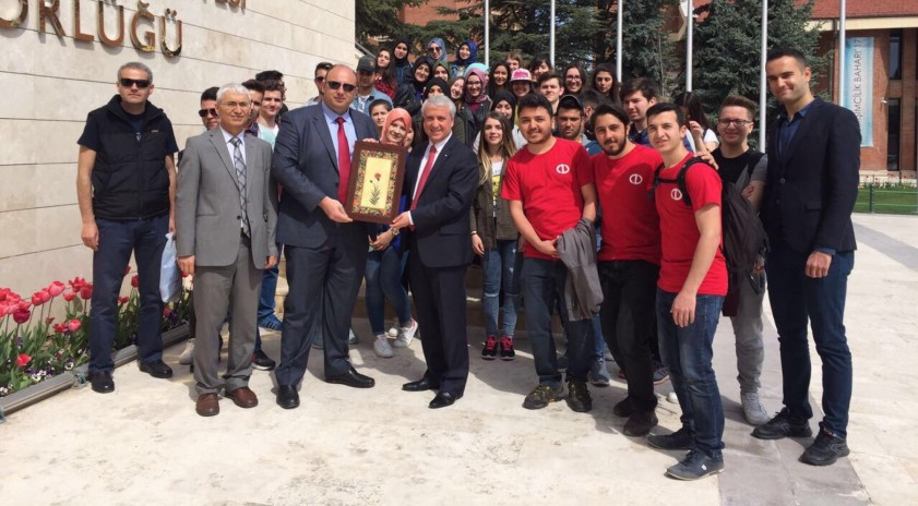 Batı Trakyalı öğrenciler Anadolu Üniversitesi’ni ziyaret etti