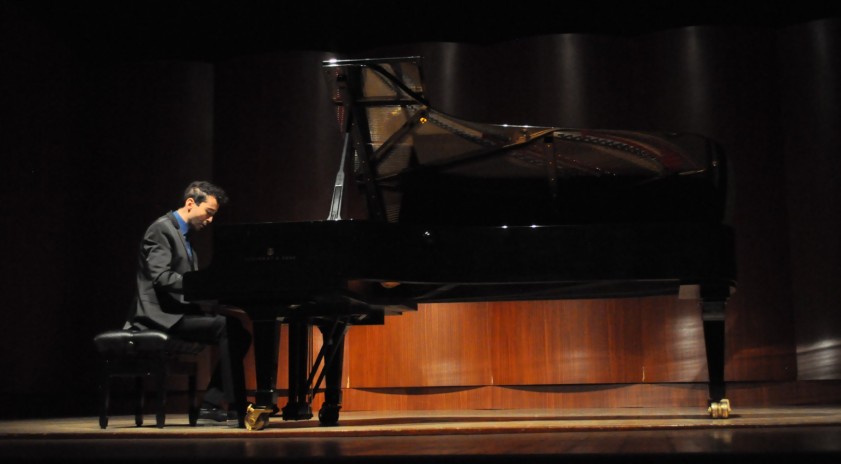 Emre Yavuz'un piyano resitali müzikseverleri büyüledi
