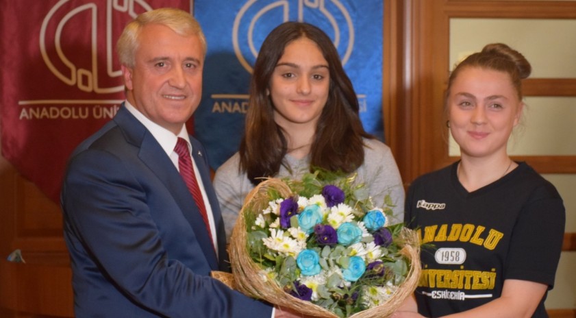 Anadolu Üniversitesi Gençlik ve Spor Kulübü 2017-2018 sezonunu açtı