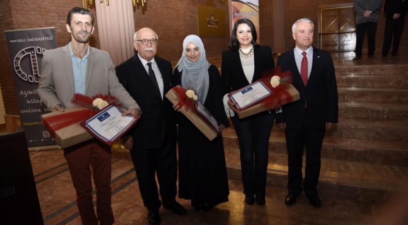 Anadolu Üniversitesi yurt dışındaki açıköğretim öğrencilerini ödüllendirdi