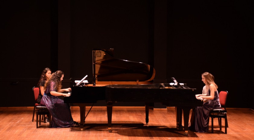 Salon 2003’te "İki Piyano Konseri" gerçekleştirildi