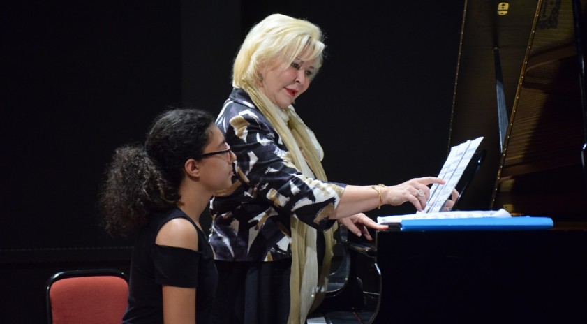 Devlet Sanatçısı Gülsin Onay ile "Piyano Çalıştayı"