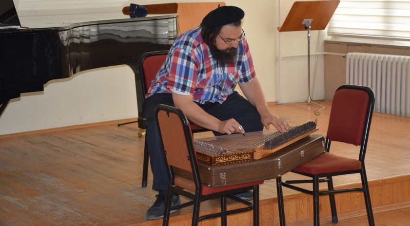 “Türk Makam Müziğinin Kültür Evreni ve Perde Sistemleri” semineri gerçekleştirildi