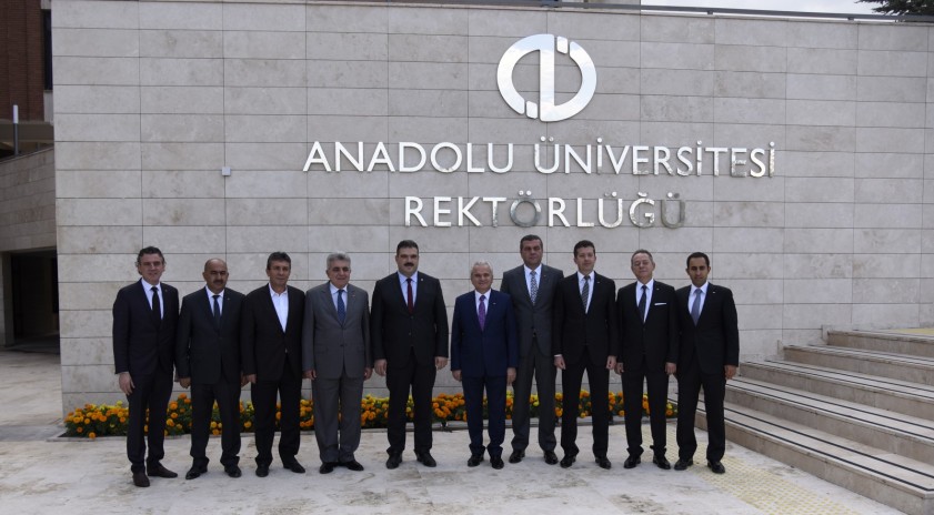 ETO Başkanı Metin Güler, Prof. Dr. Çomaklı’yı ziyaret etti