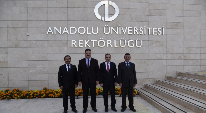 Eskişehir Vergi Dairesinden Rektörümüz Prof. Dr. Şafak Ertan Çomaklı'ya ziyaret