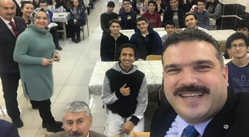 Rektörümüz Prof. Dr. Çomaklı Muzaffer Çil Anadolu Lisesi’nde öğrencilerle bir araya geldi