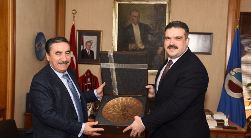 Ziraat Bankası Yönetim Kurulu Başkan Vekili Yusuf Dağcan, Rektörümüz Prof. Dr. Çomaklı’yı ziyaret etti