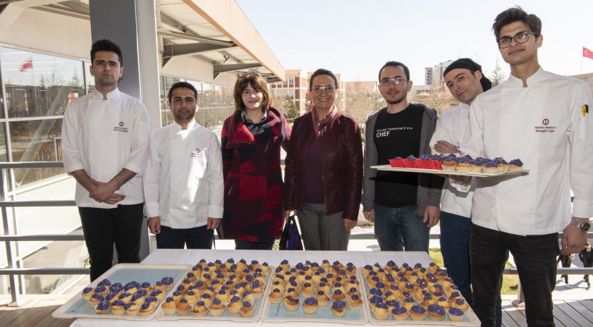 Turizm Fakültesi ve AKAUM’dan kadınlara özel kek ikramı