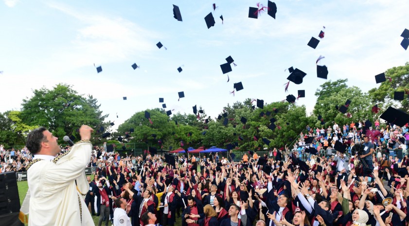 Anadolu Üniversitesi Açıköğretim, İktisat ve İşletme Fakültesi mezunlarını uğurladı