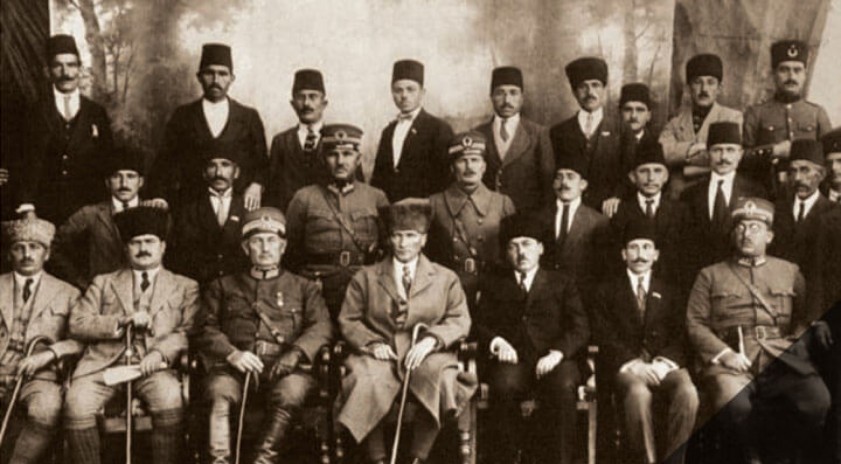  Rektör Çomaklı'nın, Erzurum Kongresi'nin 100. yıl dönümü mesajı