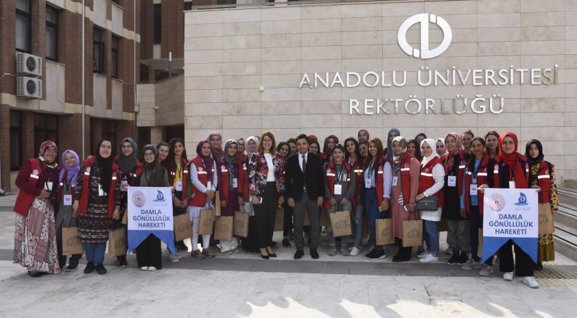 Damla Gönüllüleri Anadolu Üniversitesini ziyaret etti