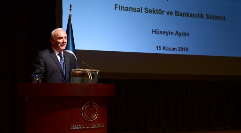 Türkiye Bankalar Birliği Başkanı Hüseyin Aydın, Anadolu Üniversitesi öğrencileriyle buluştu