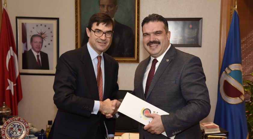 İspanya Büyükelçisi Juan Gonzalez-Barba, Rektör Çomaklı’yı ziyaret etti