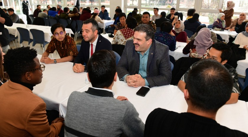 Anadolu Üniversitesi Uluslararası Öğrenci Kulübü tanışma kahvaltısında buluştu
