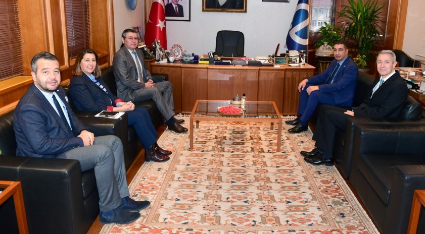 Kazakistan Büyükelçisi Abzal Saparbekuly, Anadolu Üniversitesi’ni ziyaret etti