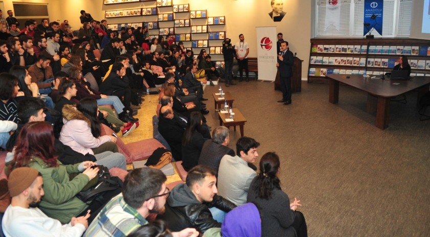 Türkiye Ulusal Ajansı Başkanı Astarcı, Anadolu Üniversitesi öğrencileriyle buluştu