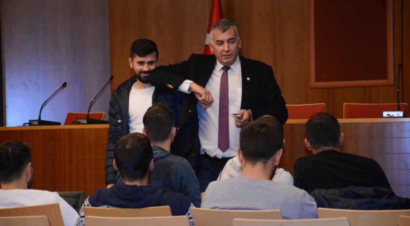 Anadolu Üniversitesi Futbol Takımına yeni kurallar anlatıldı