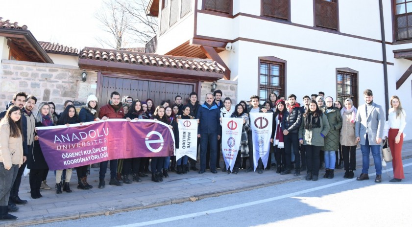 Anadolu Üniversitesi öğrencileri zamanı aşan şehirde