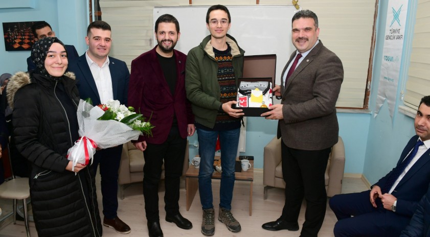 Rektör Çomaklı, Türkiye Gençlik Vakfı üyeleriyle buluştu