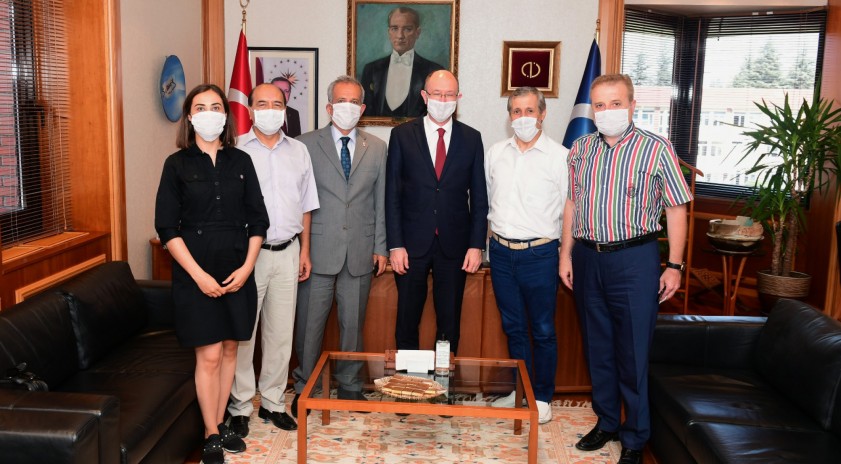 Eskişehir Gazeteciler Cemiyeti’nden Rektör Erdal’a ziyaret