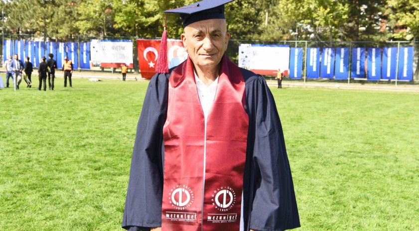 73 yaşındaki AÖF öğrencisinin mezuniyet sevinci