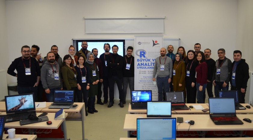Anadolu Üniversitesi’nde TÜBİTAK destekli “Eğitimde R ile Büyük Veri Analitiği Uygulamaları Projesi” eğitimleri gerçekleştirildi