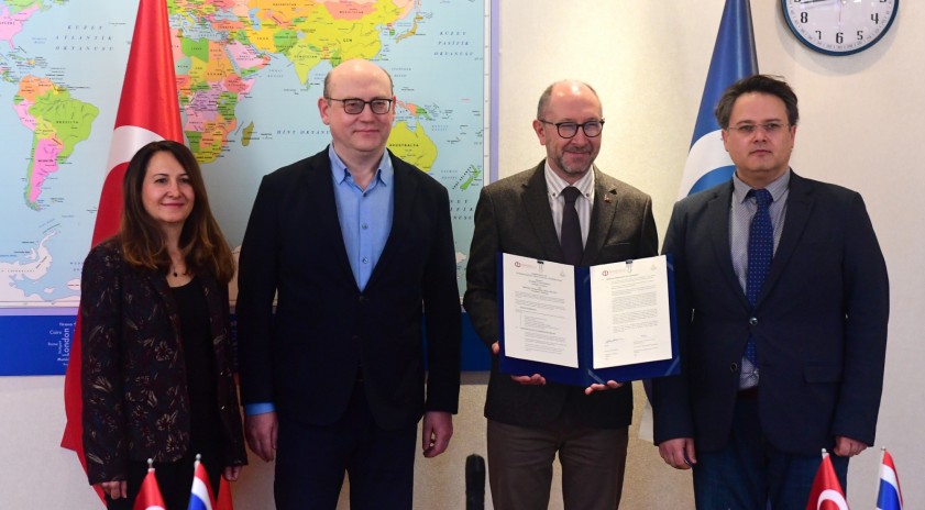 Anadolu Üniversitesi ve Tayland STOU arasında iş birliği protokolü imzalandı