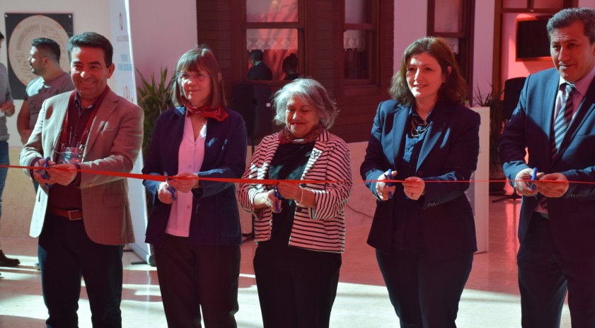 “50 Öncü Türk Kadını” fotoğraf sergisi Üniversitemiz Türk Dünyası Bilim Kültür ve Sanat Merkezi’nde açıldı