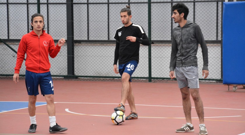 Ayak Tenisi müsabakaları başladı