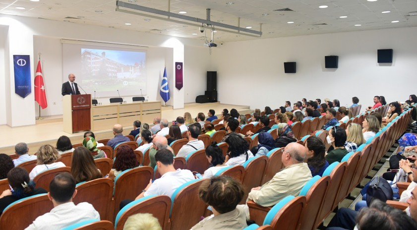 Eğitim Fakültesinin 40. yılına özel konferansta “Değişen Toplumda Öğretmenlik” konuşuldu