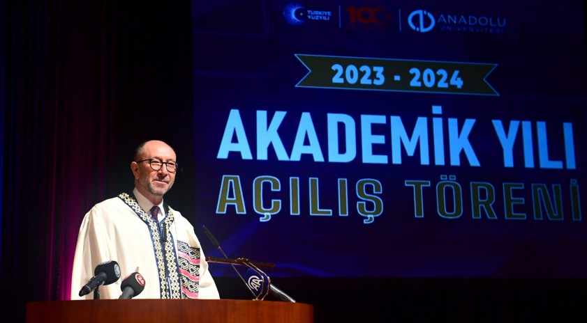 Anadolu Üniversitesi 2023-2024 Akademik Yılı Açılış Töreni gerçekleştirildi