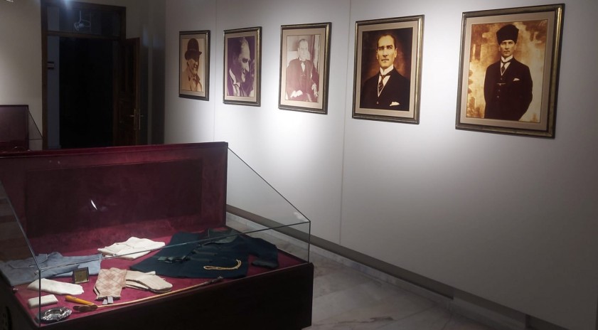 Atatürk’ün kişisel eşyaları Cumhuriyet Tarihi Müzesi’nde yeniden halkla buluştu