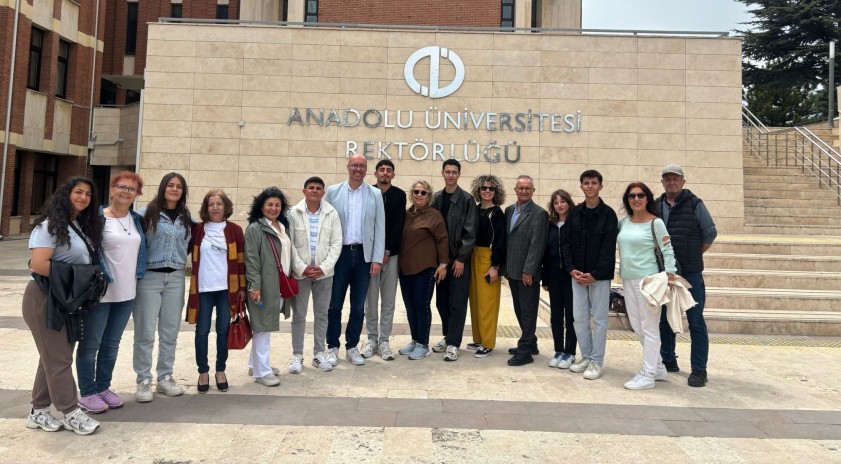 Mahmudiye Şehit Nadir Şimşek Anadolu Lisesi öğrencilerinden Tazelenme Üniversitesine anlamlı ziyaret