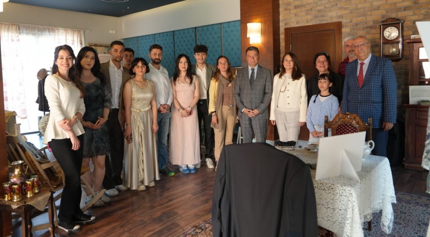“Ailemden Kaldı” sergisi Eskişehirli sanatseverlerle buluştu