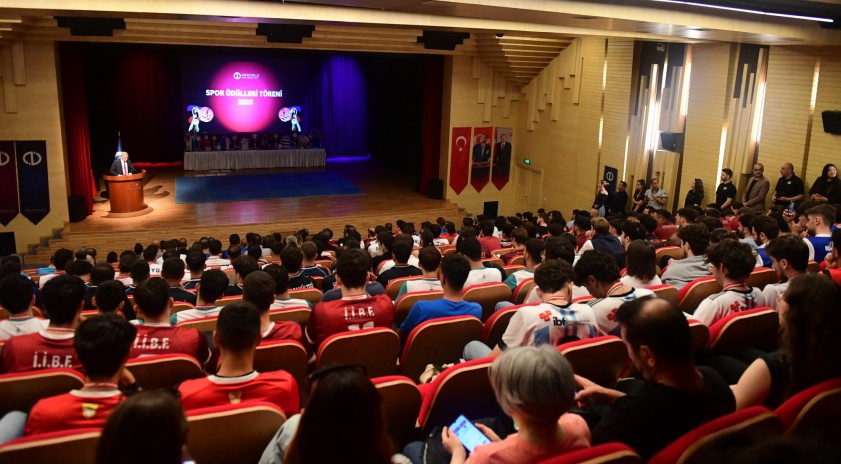 2025 Anadolu Üniversitesi Spor Ödülleri sahiplerini buldu