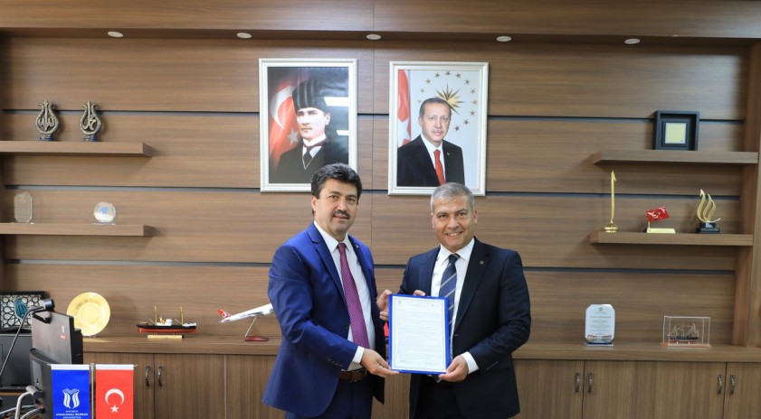 Rektör Adıgüzel, Sakarya Uygulamalı Bilimler Üniversitesi'ni ziyaret etti