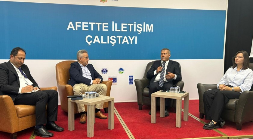 Rektör Adıgüzel Afette İletişim Çalıştayına katıldı