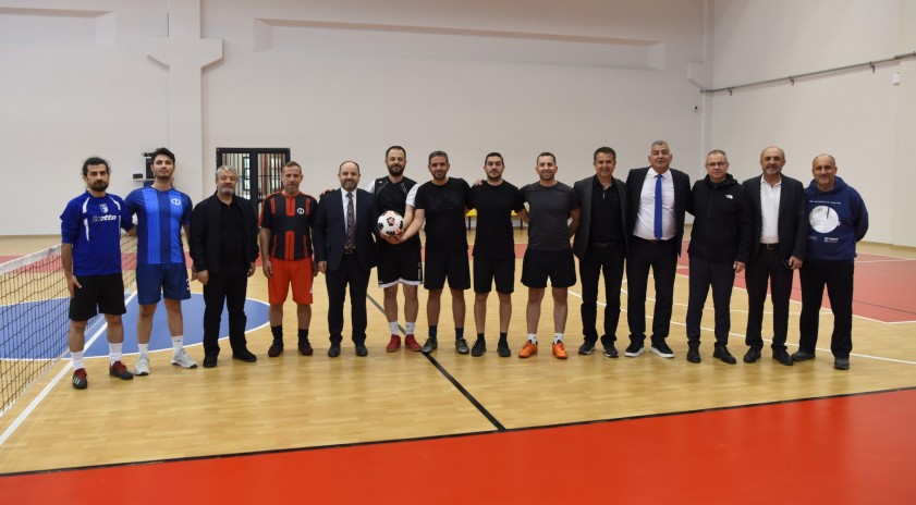 29 Ekim Cumhuriyet Bayramı Ayak Tenisi Turnuvası başladı