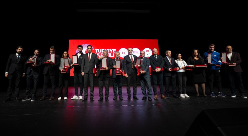 Anadolu Üniversitesi TÜSF tarafından ödüle layık görüldü