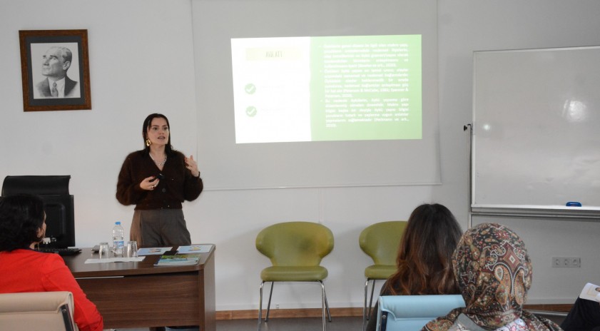 DİLKOM&rsquo;da &ldquo;Dil Terapilerinde &Ccedil;ocuk Kitaplarının M&uuml;dahale Aracı Olarak Kullanımı&rdquo; at&ouml;lyesi ger&ccedil;ekleştirildi