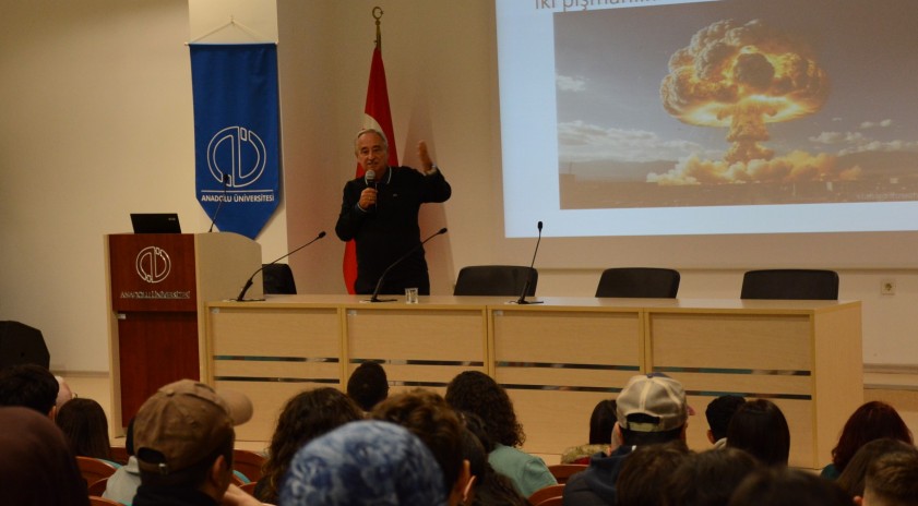 Bilişim Teknolojileri MYO’dan “Yapay Zekânın Yapacakları” Semineri