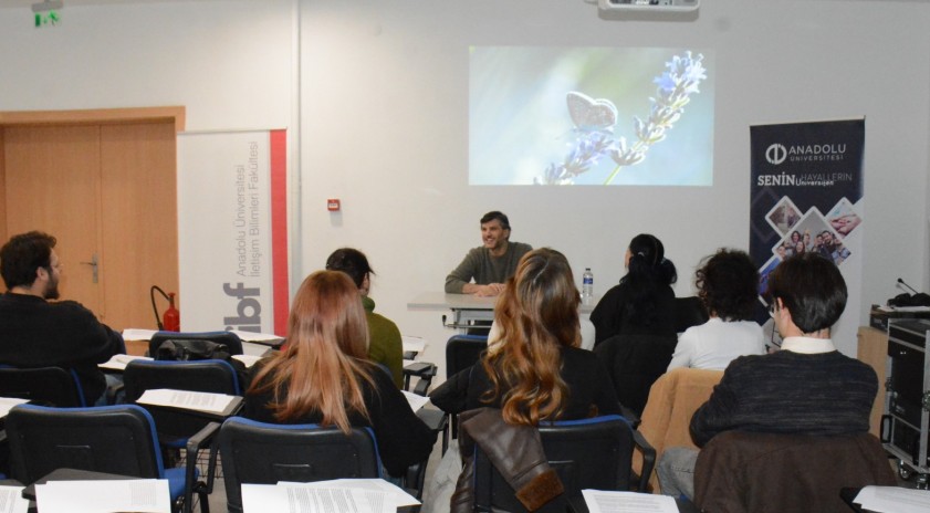 Yönetmen Emre Kavuk İletişim Bilimleri Fakültesi öğrencileriyle buluştu