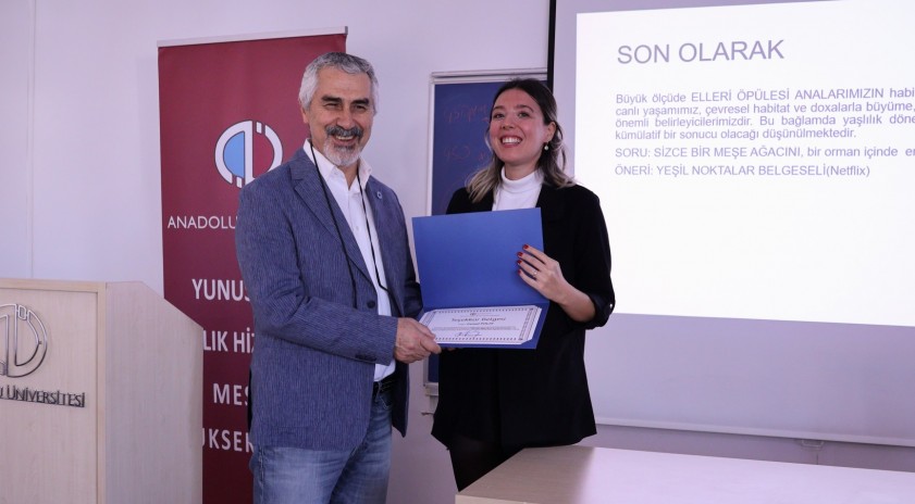 "Yaşlılıkta Egzersiz ve Kronik Hastalıklar" konulu konferans gerçekleştirildi