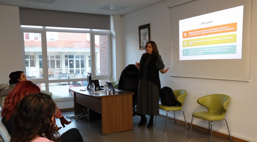 DİLKOM&rsquo;da &ldquo;Gelişimsel Dil Bozukluklarında Zihin Kuramı, Pragmatik Gelişim ve Y&uuml;r&uuml;t&uuml;c&uuml; İşlemler&rdquo; semineri d&uuml;zenlendi