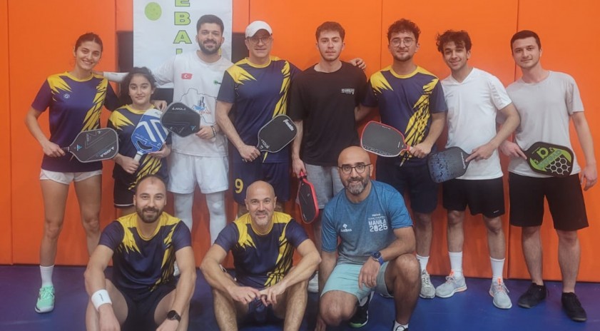 Kocaeli Pickleball Turnuvasında Anadolu &Uuml;niversitesi sporcuları b&uuml;y&uuml;k başarı g&ouml;sterdi
