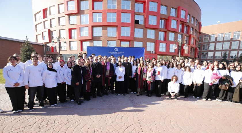 Turizm Fak&uuml;ltesi &ldquo;Geleneksel Ceket Giyme T&ouml;reni&rdquo; ger&ccedil;ekleştirildi